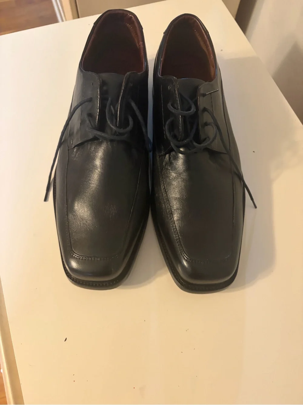 Johnston & Murphy Black Leather Lace-Up Derbys with Burgundy Lining